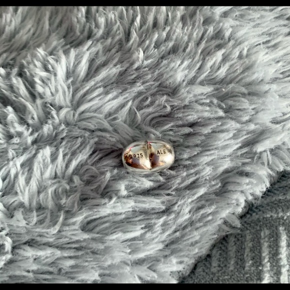 Pandora big smooth heart charm retired - Picture 2 of 4